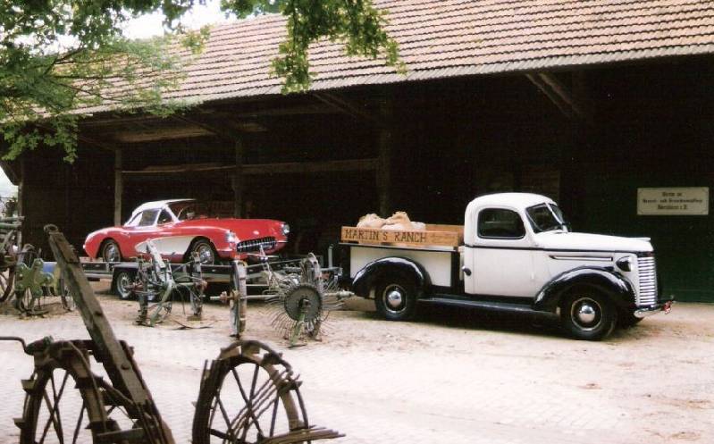 MARTINS RANCH 40Chevy Pick Up vs Corvette 